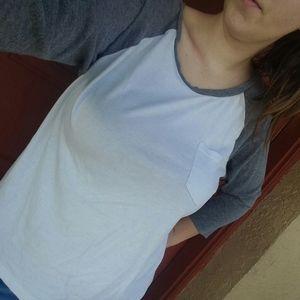 3/4 sleeve grey and white top